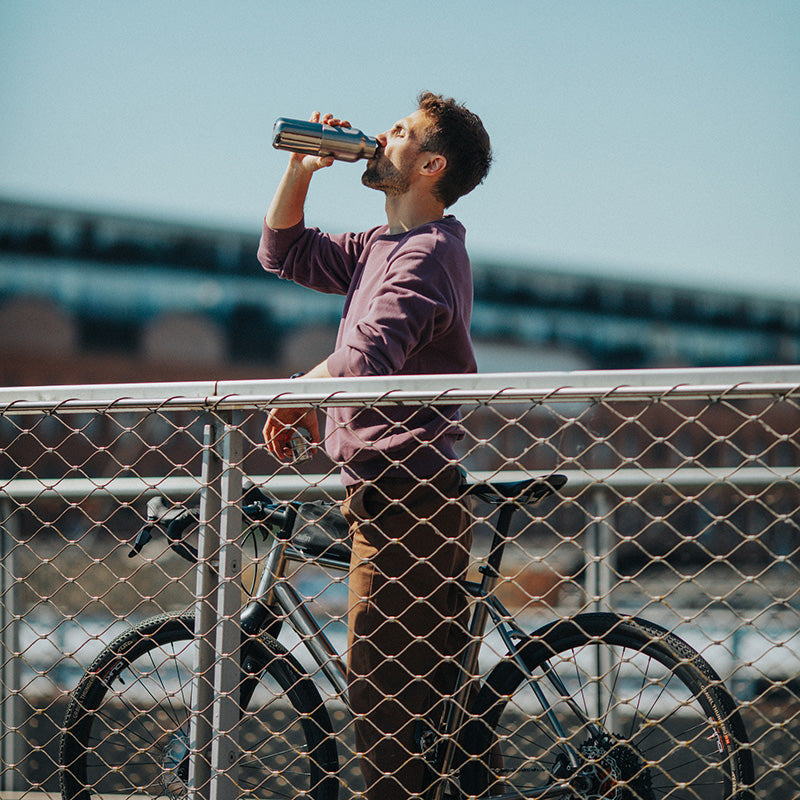 16oz-rise-reflect-with-bamboo-cap-e6 16oz_rise_reflect_man_bike_square.jpg