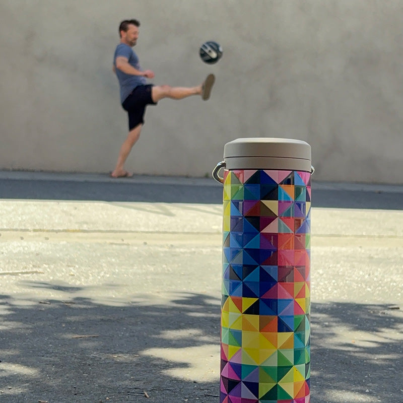 20oz-tkwide-with-twist-cap-mosaic-x6 20oz_tkwide_bottle_seasonal_mosaic_soccerball_player_square.jpg