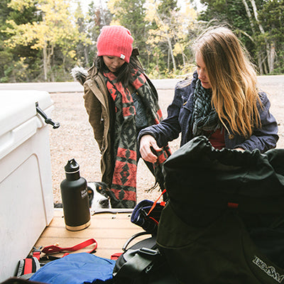 64oz-classic-with-loop-cap-w7 64oz_insulated_classic_backpackers_tailgate_square.jpg