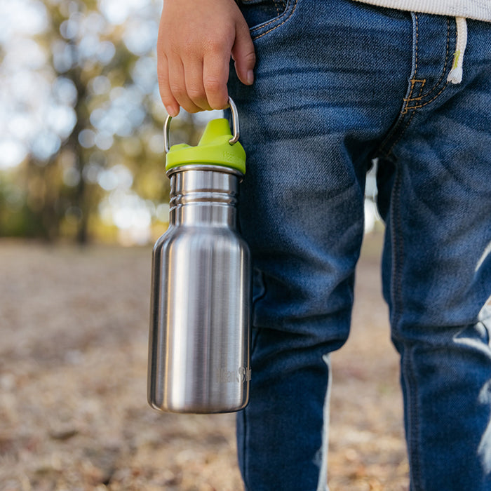 classic-kid-sippy-cap-x9 K12CNSIPPY-BS-kids_sippy_bottle_carry_lifestyle_f9e24b84-a0ae-465d-aad5-3c60c5592b7d.jpg