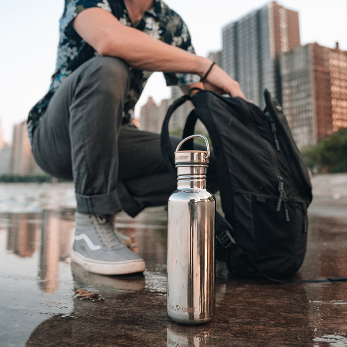 27oz-reflect-with-bamboo-cap-e1 K27SSLRF-MS-BAMBOO_reflect-bottle_city_lifestyle_ff882516-9bd8-49cf-b515-736a0a9c889f.jpg