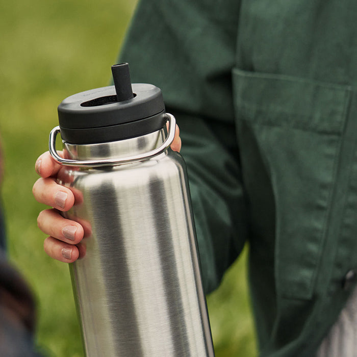 tkwide-twist-cap-with-straw-kit-q9 K32TKWSSL-BS-T-TWIST-32_oz_water_bottle_straw_cap_lifestyle_76e40be3-2488-47fa-afd0-c7d5ba075b15.jpg