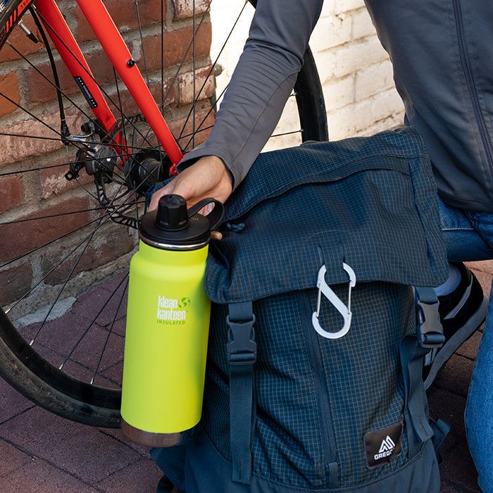 tkwide-chug-cap-v6 K32TKWSSL-JP-Bottle-Biking-Chug-Cap-lifestyle.jpg