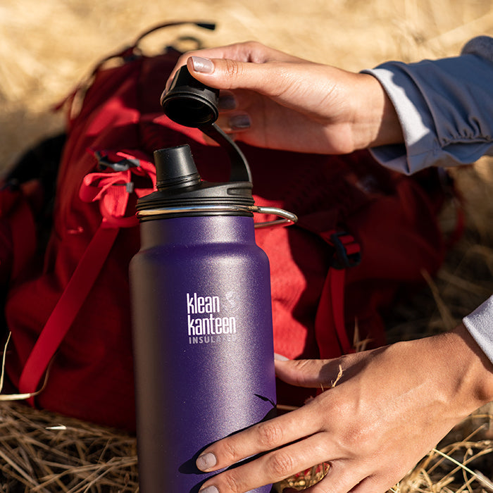 tkwide-chug-cap-v6 K32TKWSSL-KM-chug-cap-bottle-park_lifestyle.jpg
