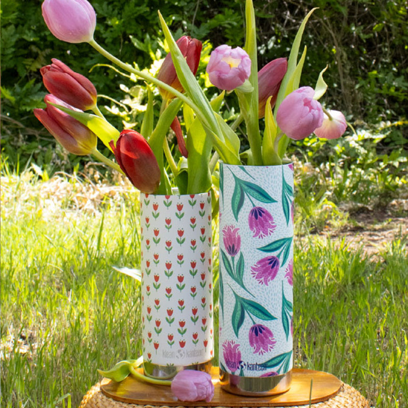 16oz-tkwide-with-cafe-red-tulips-a5 bottles_seasonal_spring_flowers_2_square.jpg