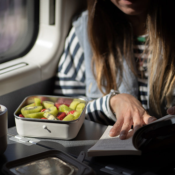 23oz-rise-food-box-lunch-c4 rise_food_lunch_box_lunch_tofu_train_fruit_reading_square.jpg