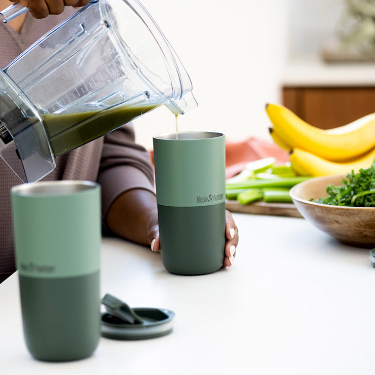 smoothie-set-t0 smoothie_kit_rise_tumbler_smoothie_pour.jpg