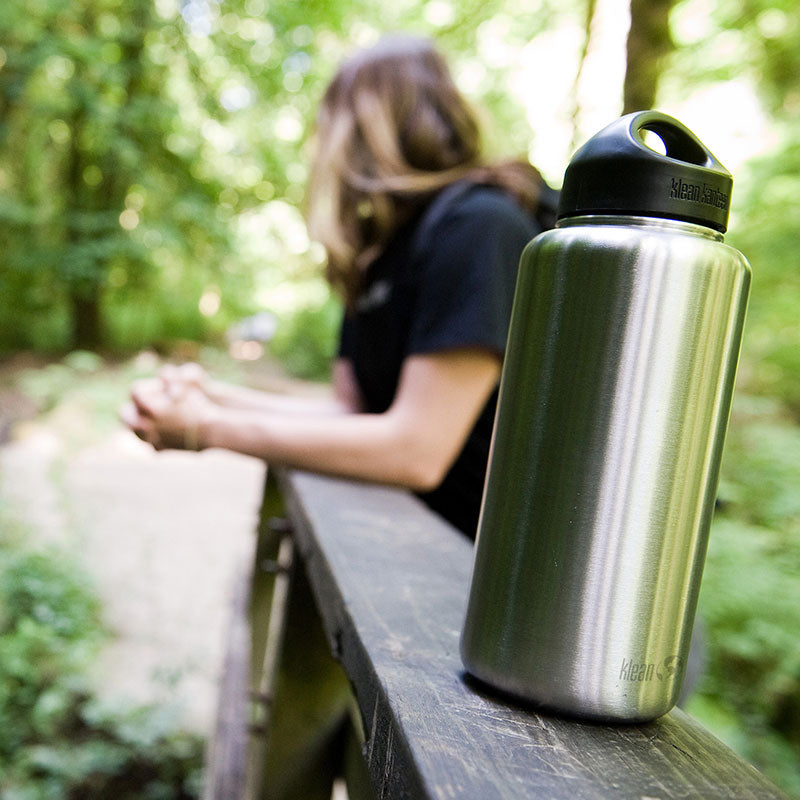 40oz-wide-with-loop-cap-d2 wide_40oz_bottle_bridge_closeup_square.jpg